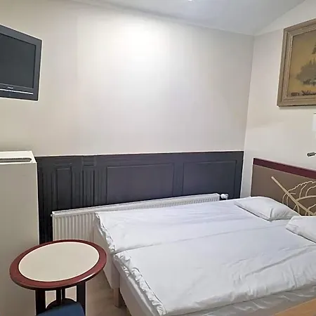 Ecoland Hotell 3*